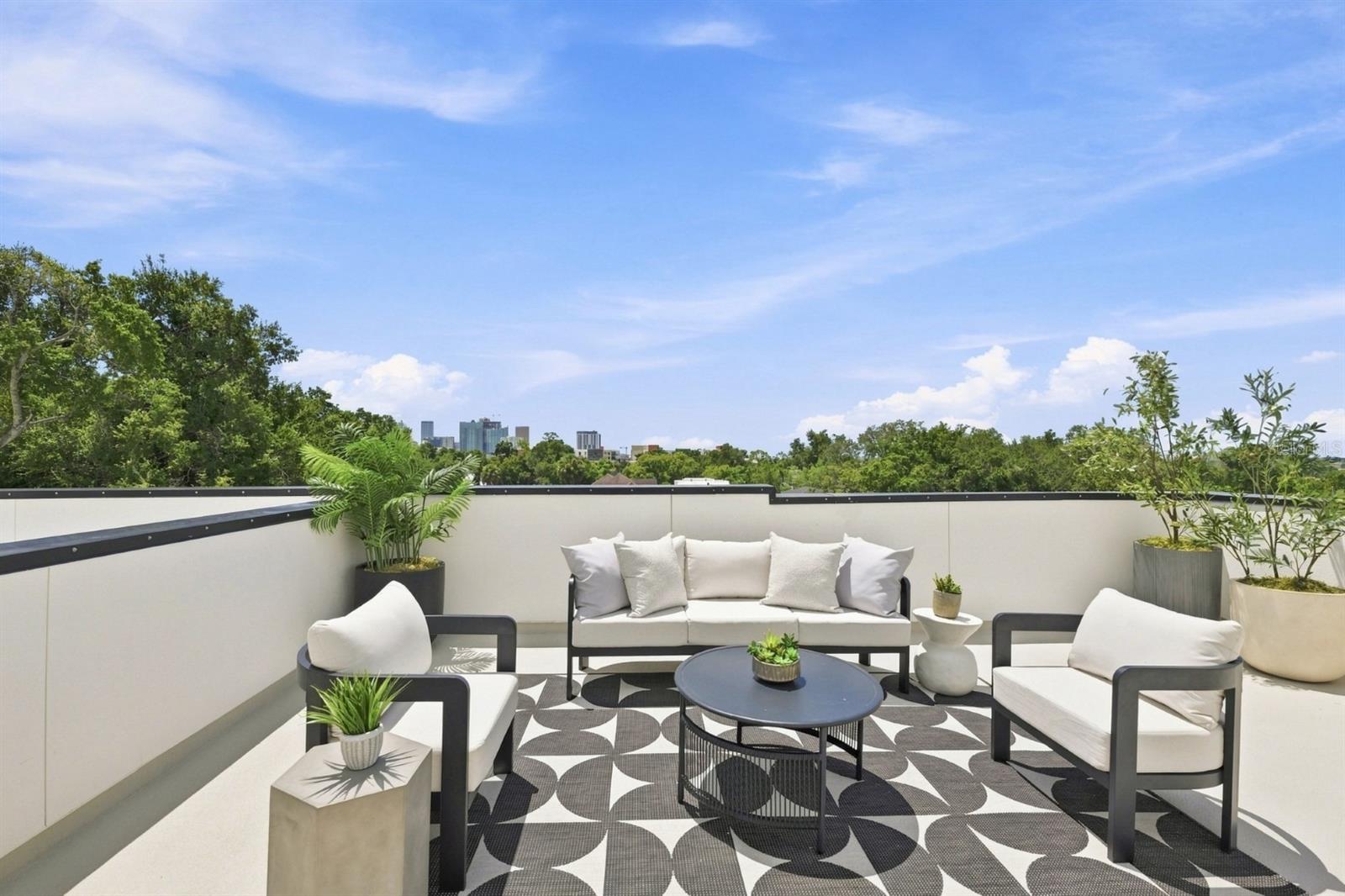 310 W COLUMBUS DR #8 — photo 3