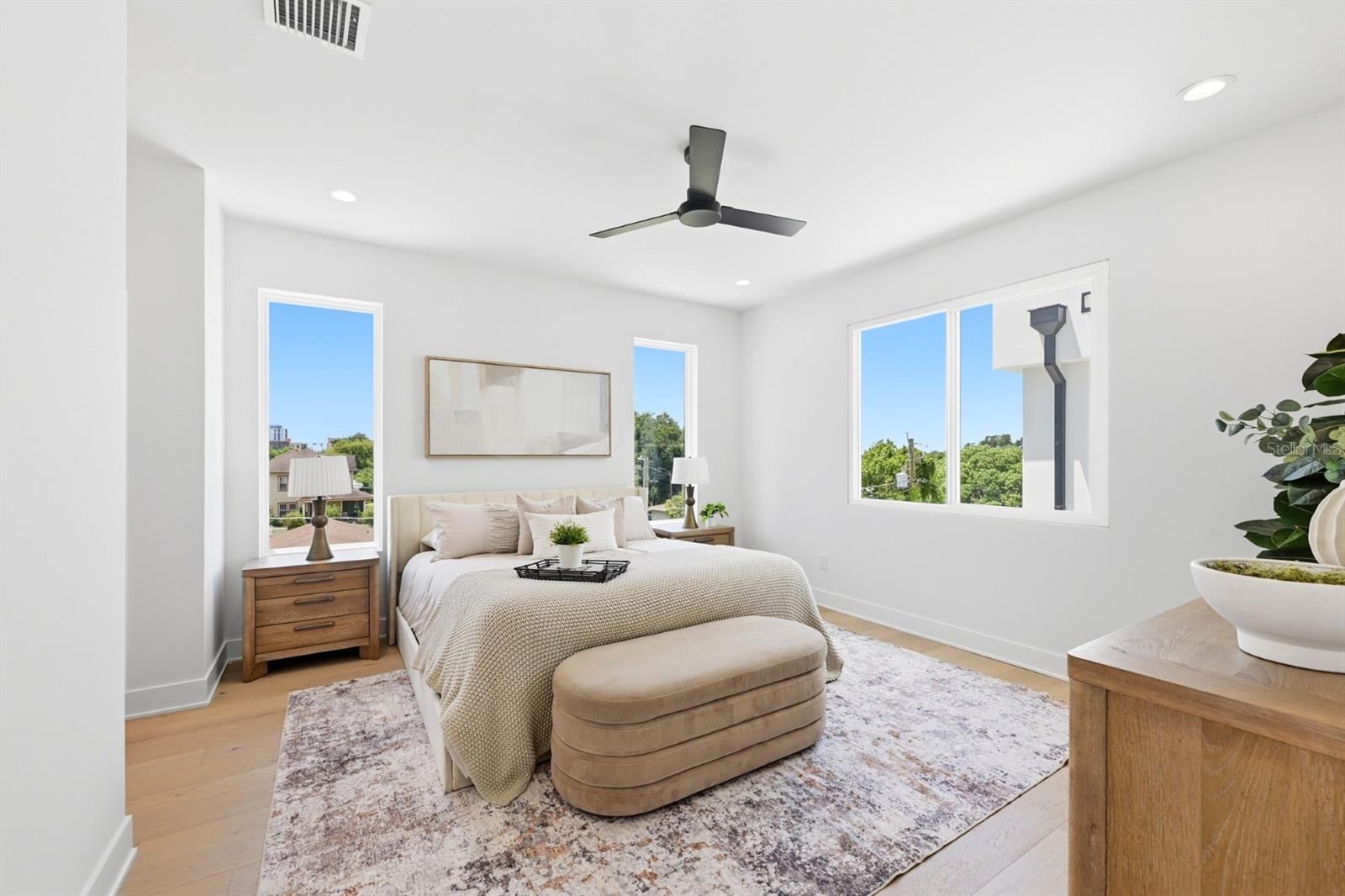 310 W COLUMBUS DR #8 — photo 14