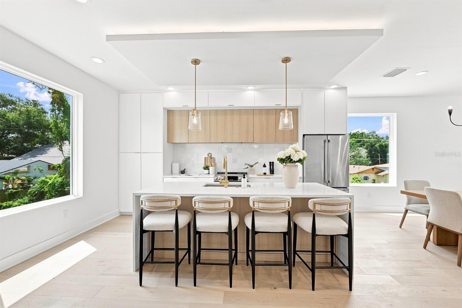 310 W COLUMBUS DR #8 — photo 8
