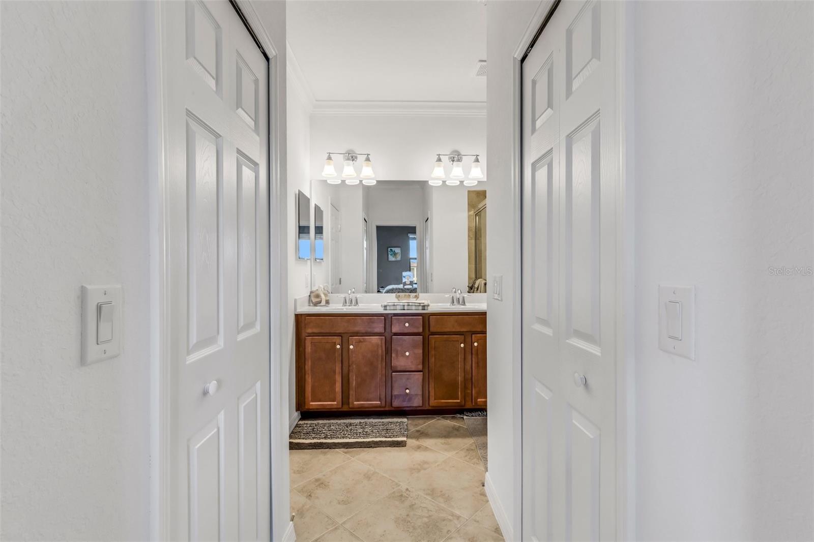 20450 LAGENTE CIR — photo 38