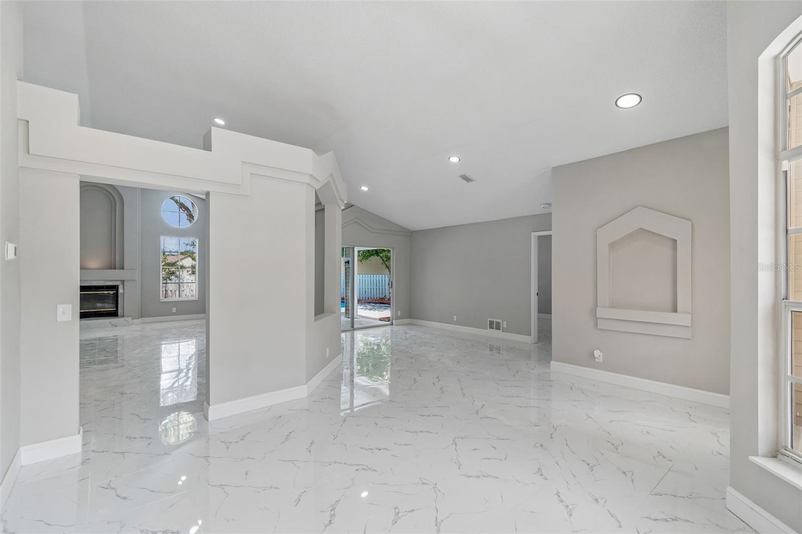 3315 SILVERPOND DR — photo 10