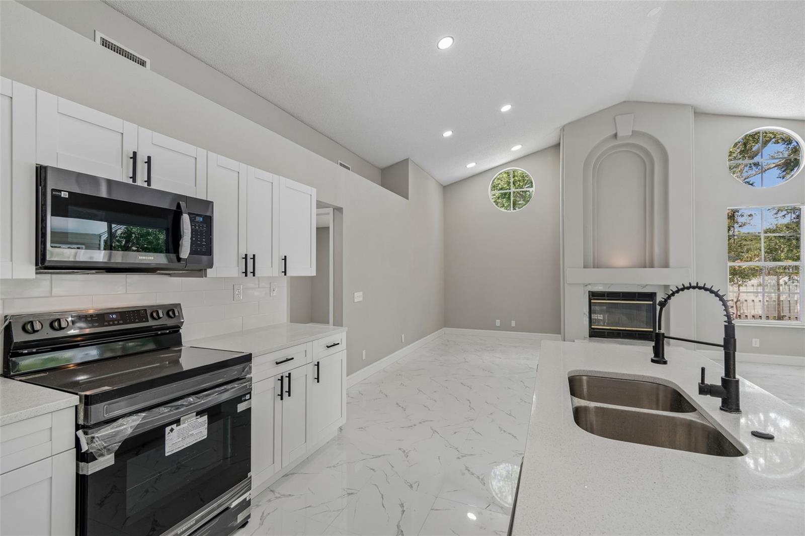 3315 SILVERPOND DR — photo 23