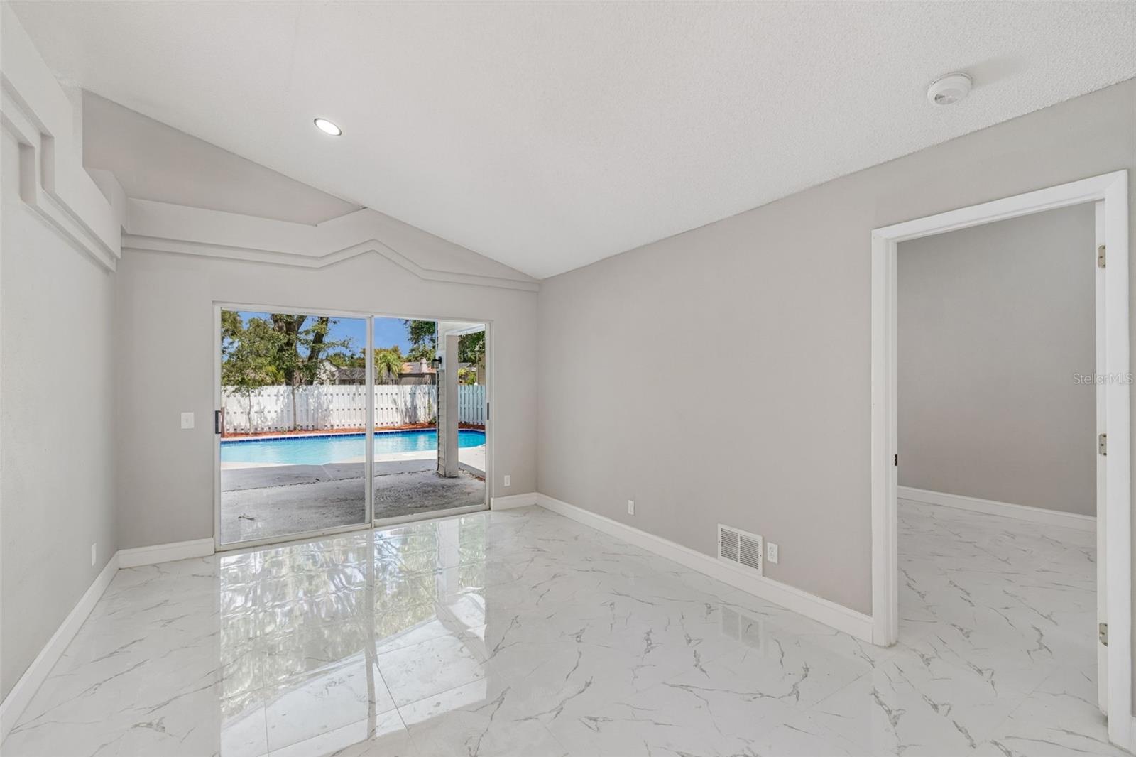 3315 SILVERPOND DR — photo 11