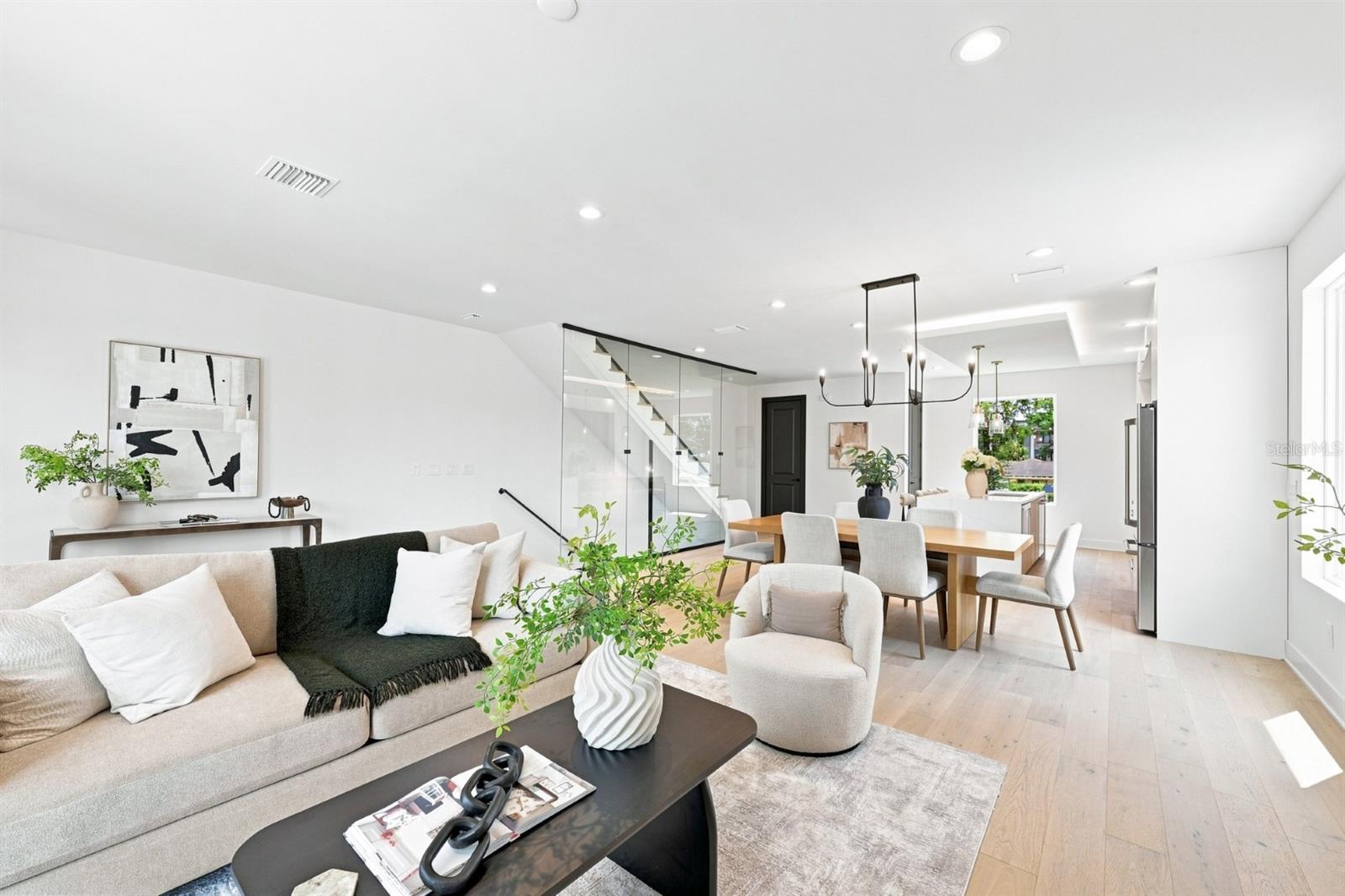 310 W COLUMBUS DR #3 — photo 4
