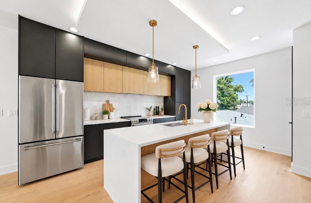 310 W COLUMBUS DR #3 — photo 7