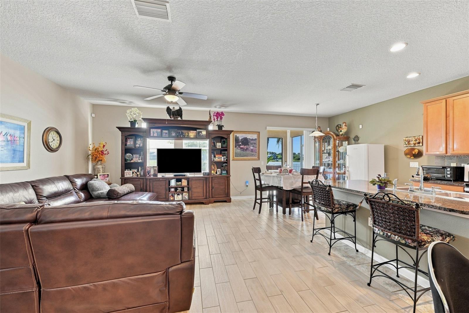 803 PARKER DEN DR — photo 10
