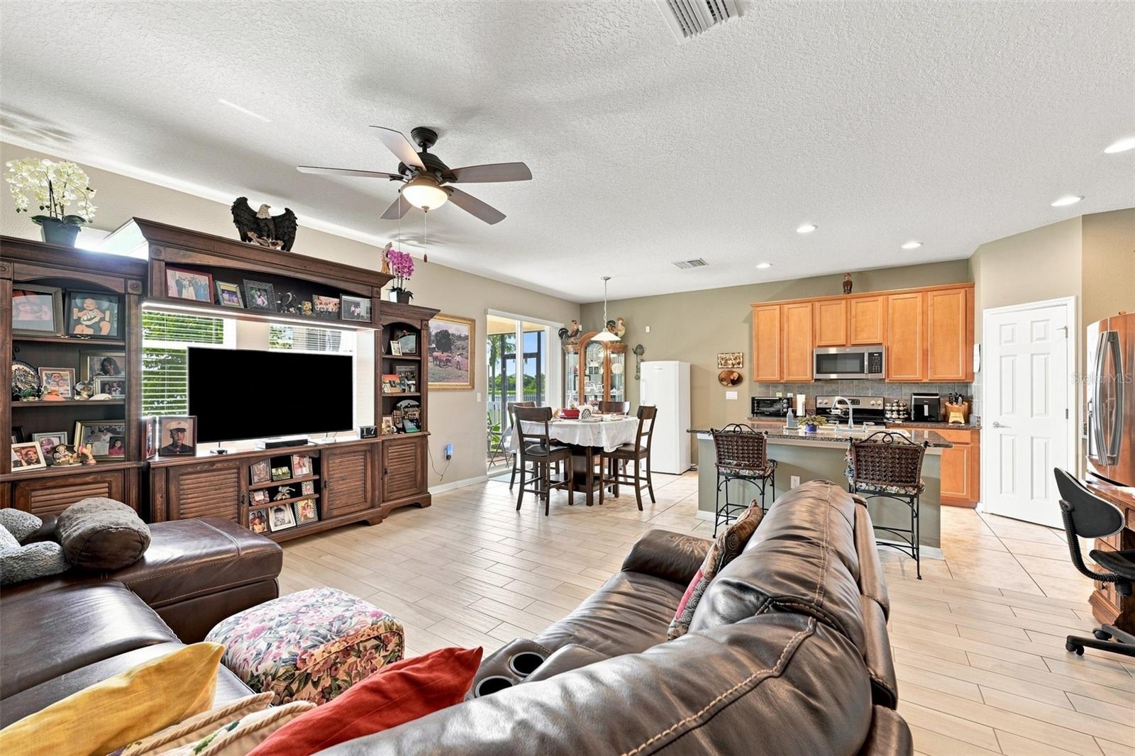803 PARKER DEN DR — photo 8