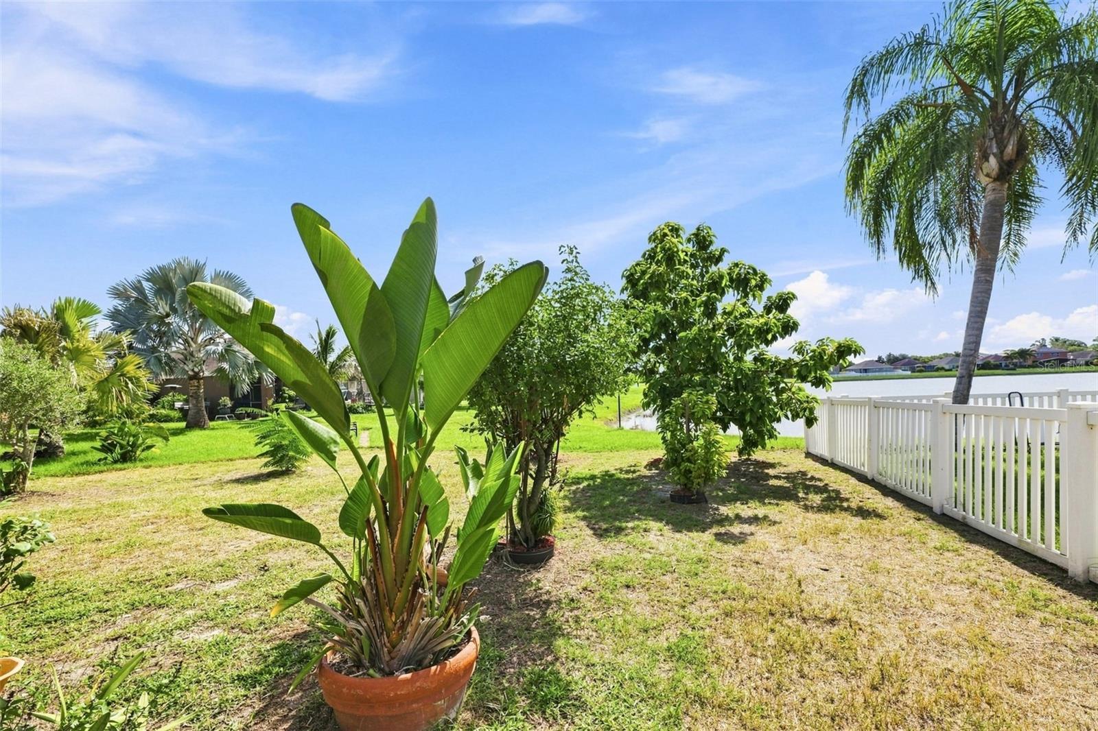 803 PARKER DEN DR — photo 33