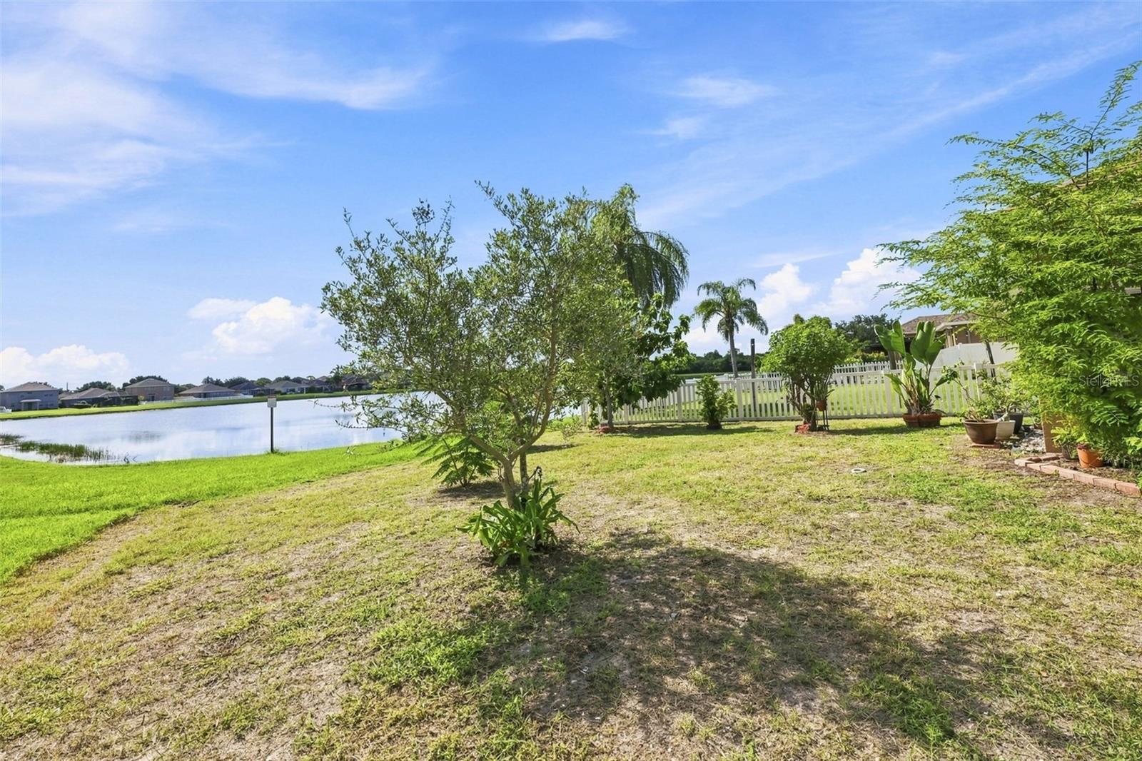 803 PARKER DEN DR — photo 34