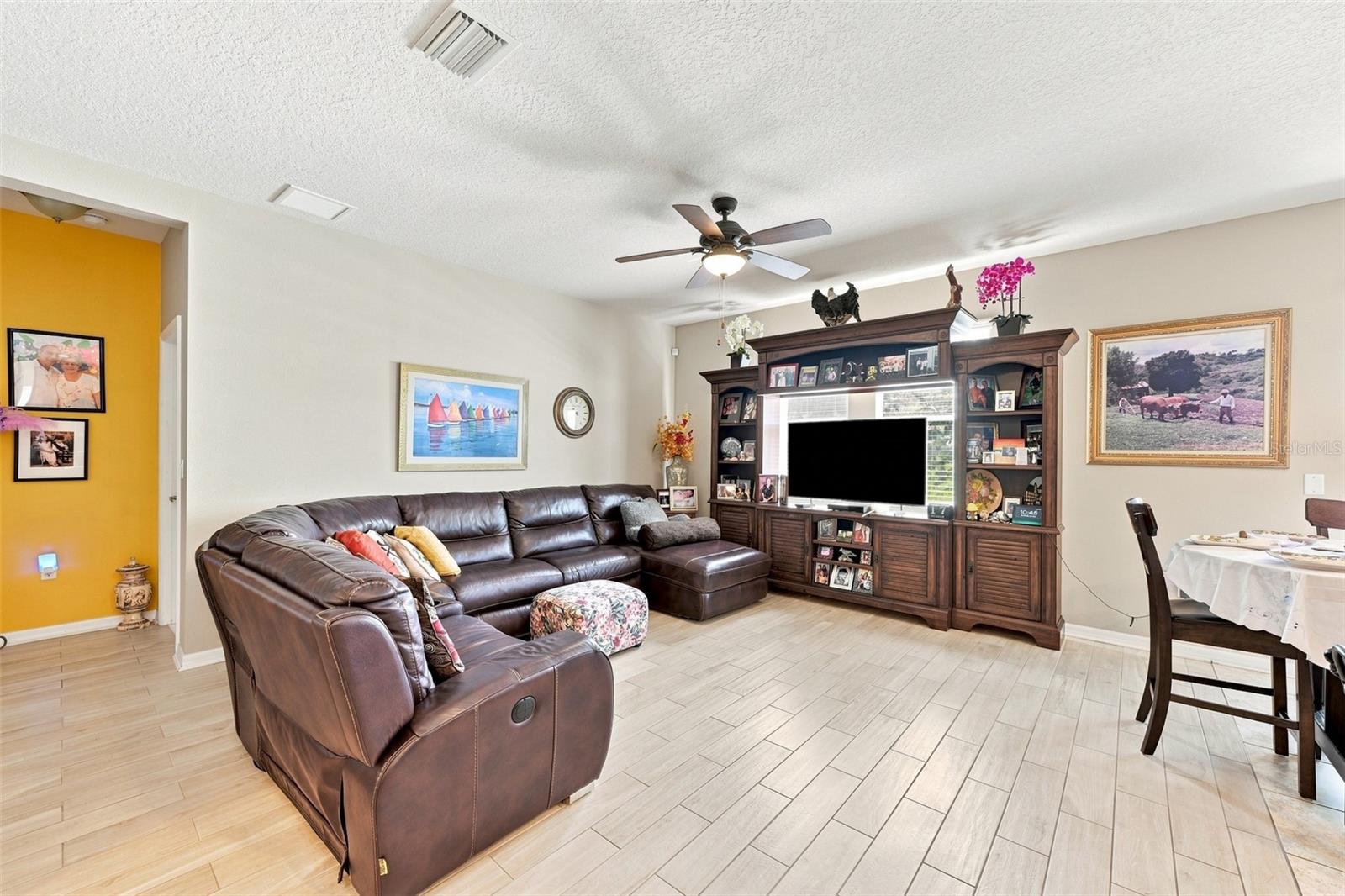803 PARKER DEN DR — photo 9