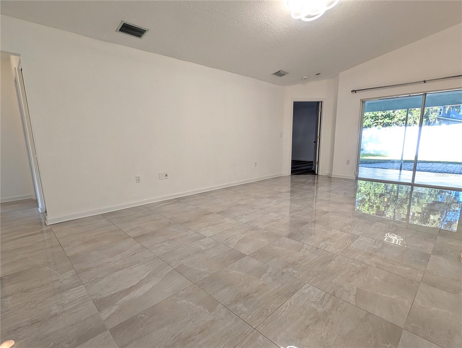 4557 WORCESTER RD — photo 3