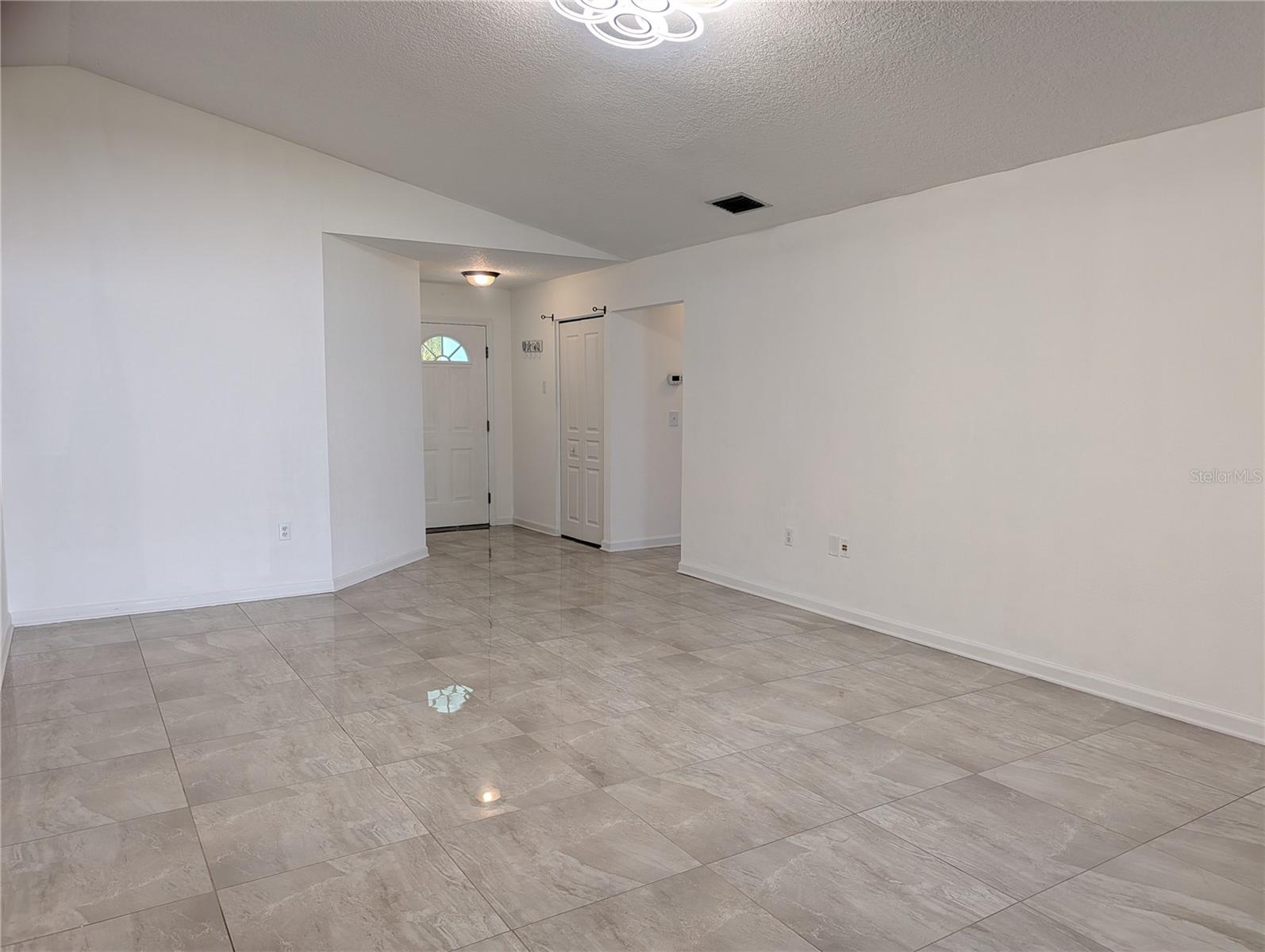 4557 WORCESTER RD — photo 9