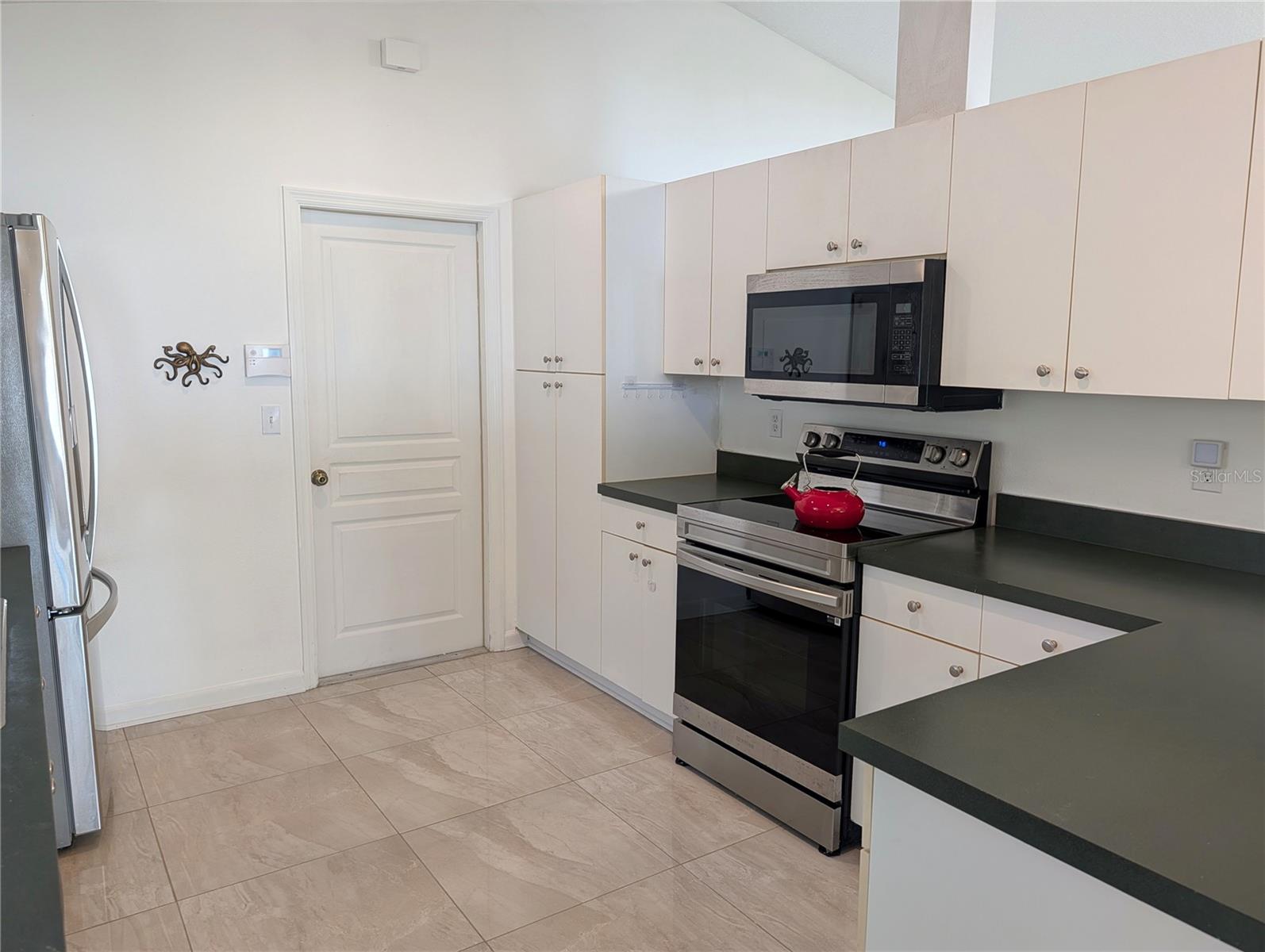 4557 WORCESTER RD — photo 10