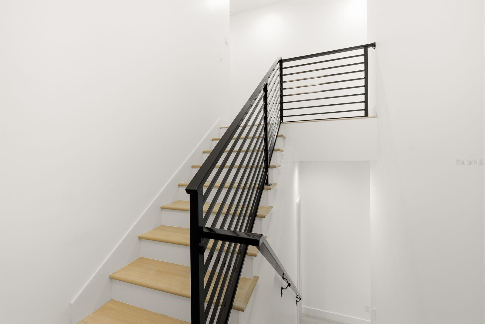 501 W WARREN AVE #2 — photo 17