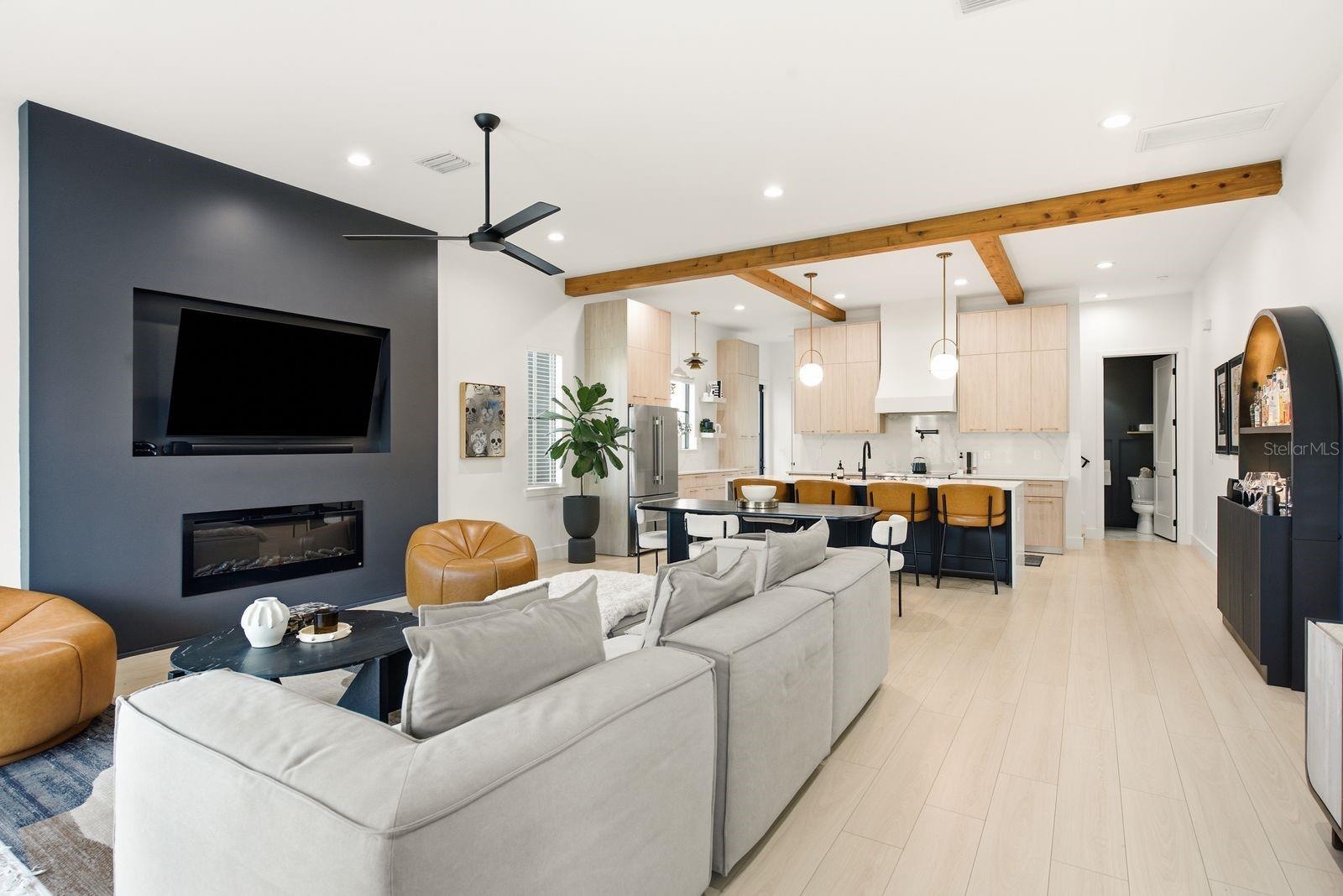 501 W WARREN AVE #2 — photo 2