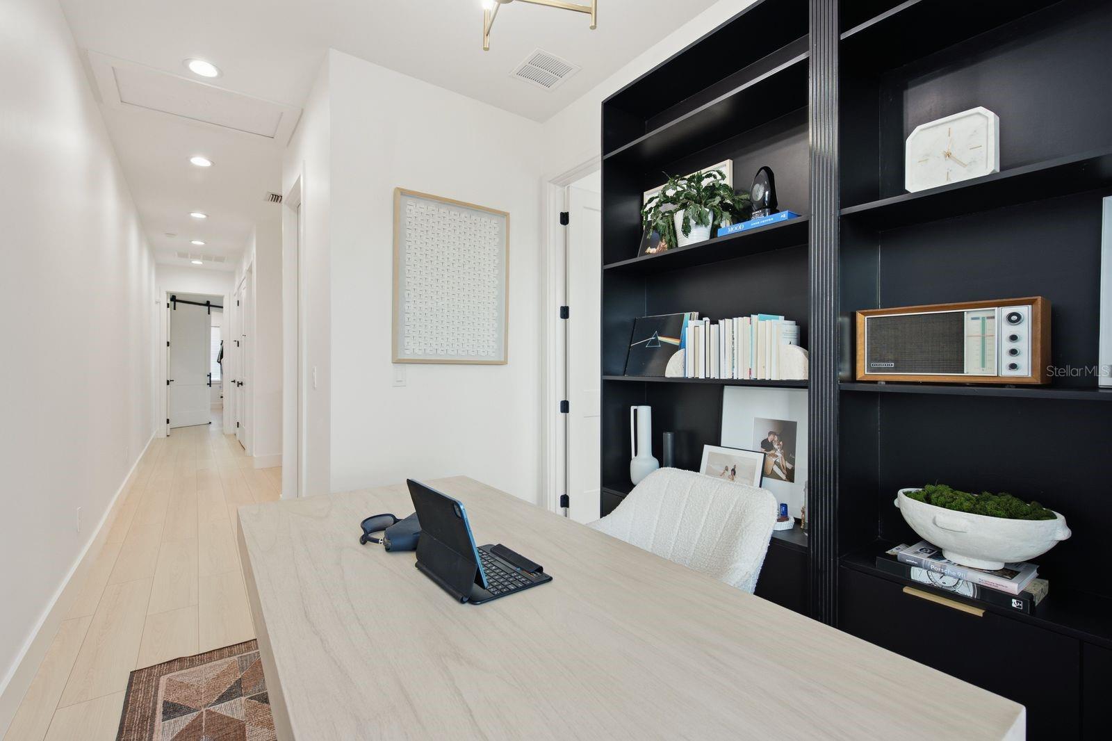 501 W WARREN AVE #2 — photo 21