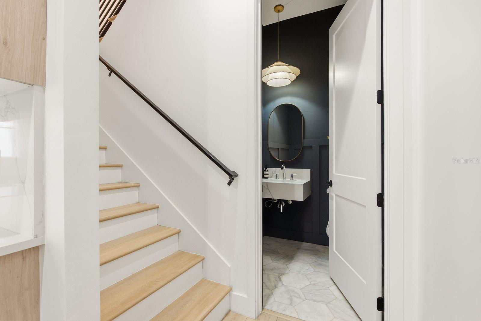 501 W WARREN AVE #2 — photo 15