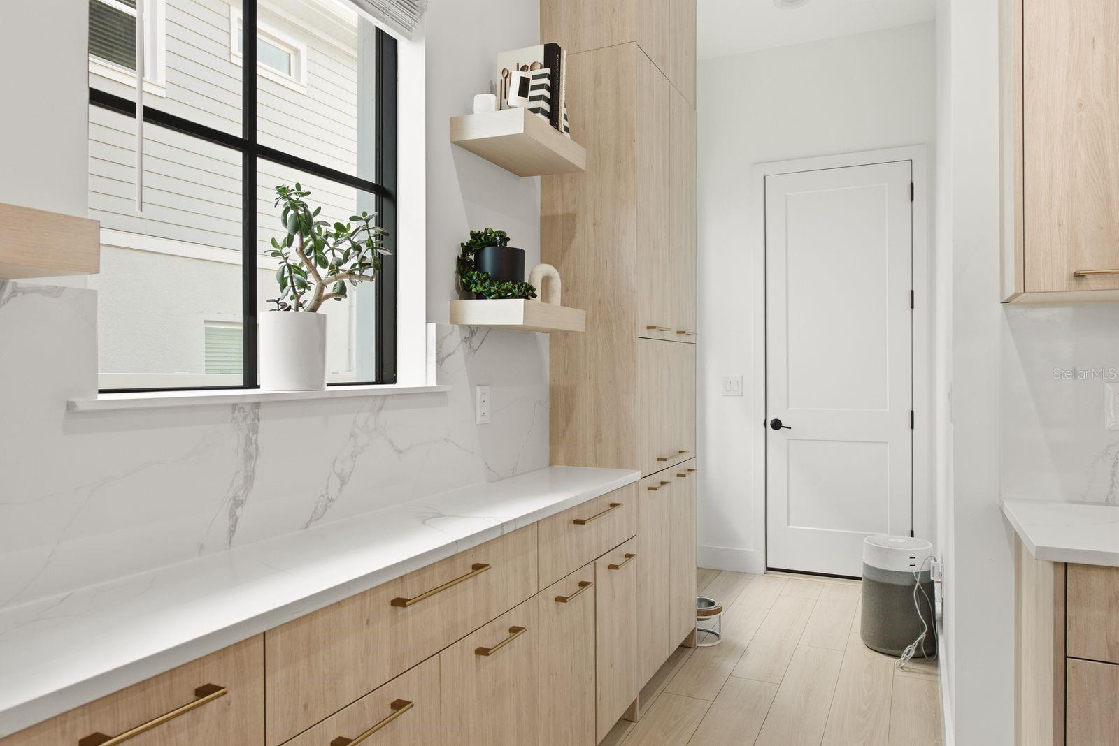 501 W WARREN AVE #2 — photo 14