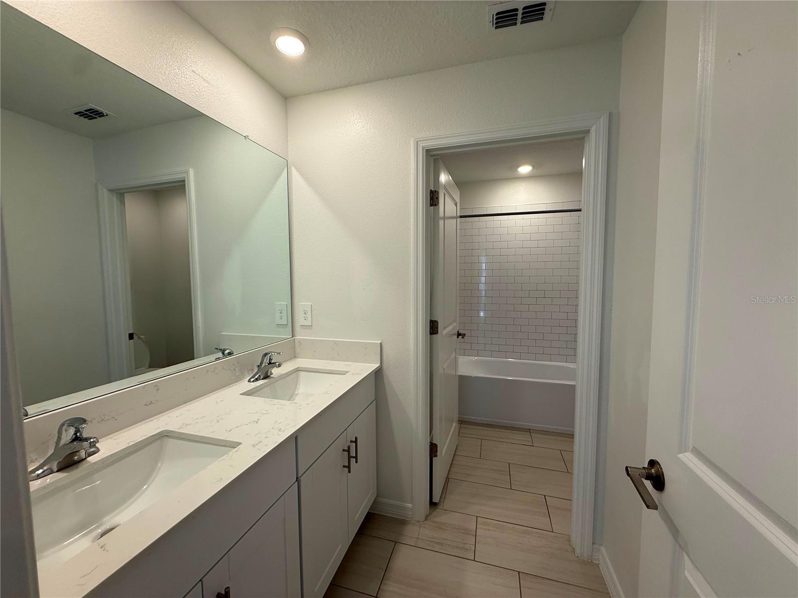 35190 GRAVELLY DR — photo 24