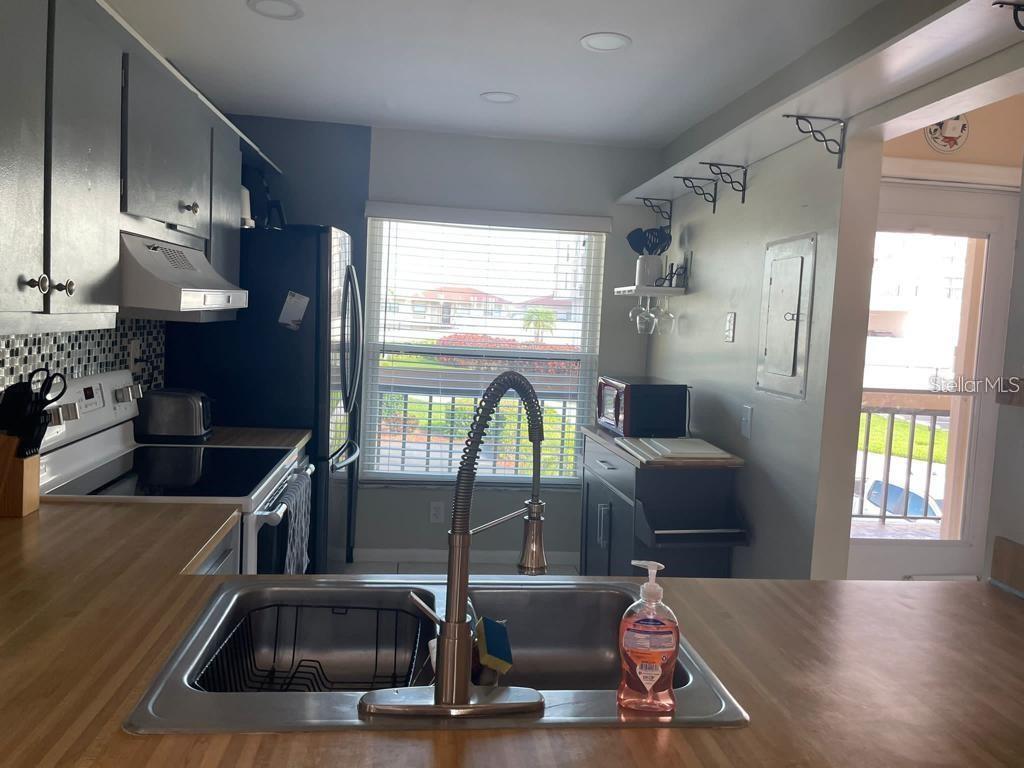 6210 SUN BLVD #202 — photo 8
