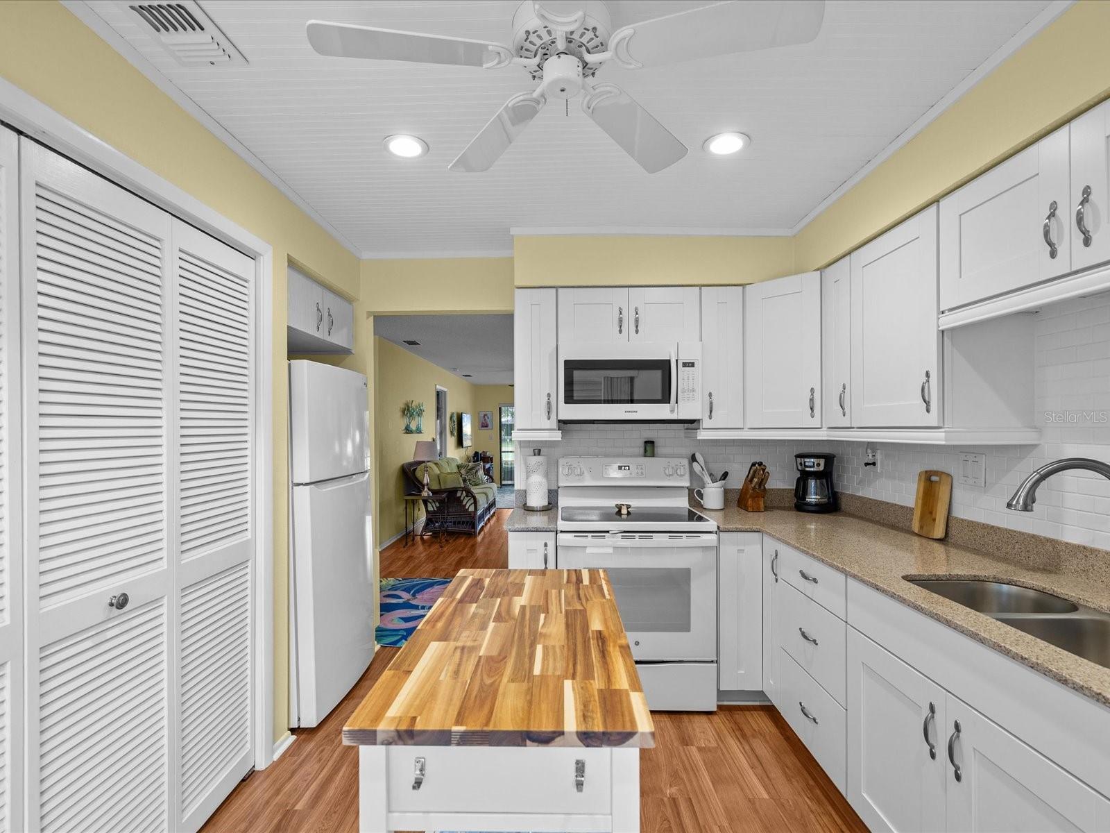 13002 WEDGEWOOD WAY #B — photo 10