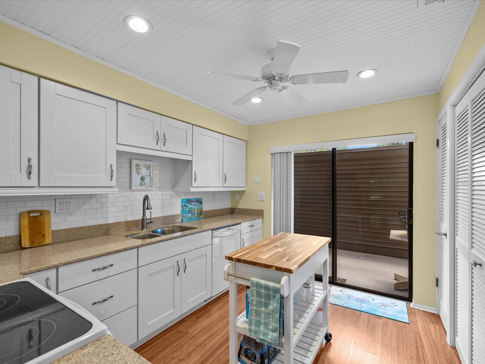 13002 WEDGEWOOD WAY #B — photo 11