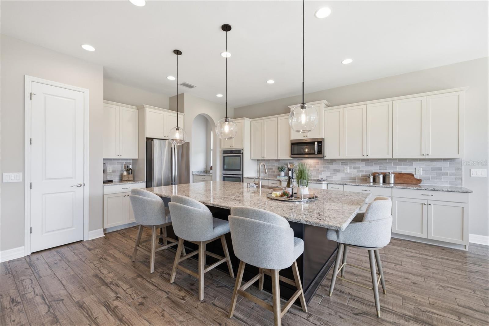 7292 BAY LAUREL CT — photo 8