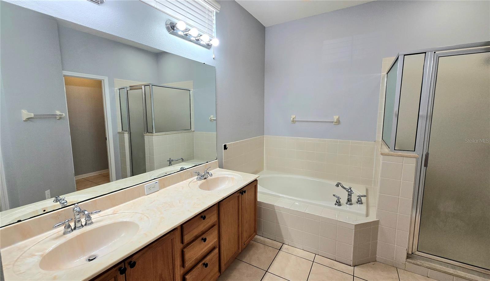 20027 HERITAGE POINTE DR — photo 14