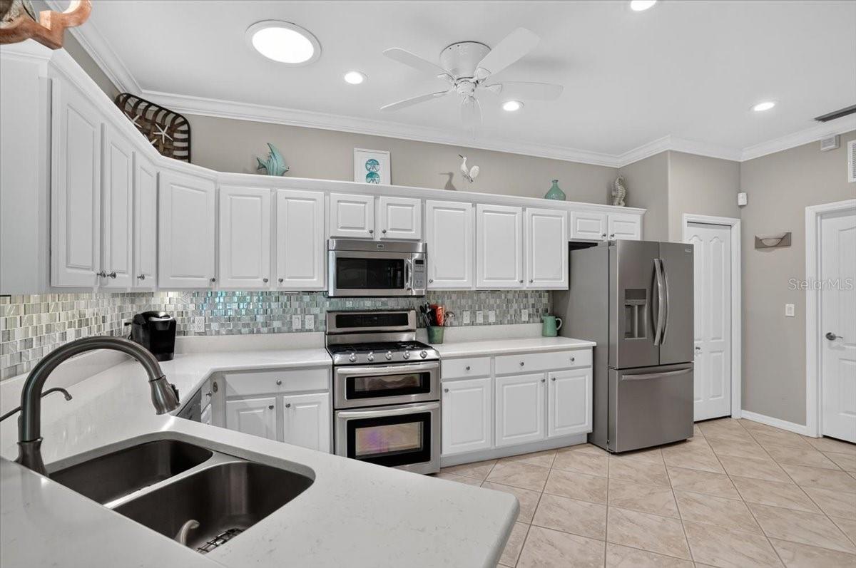 5037 WHISPERING OAKS DR — photo 23