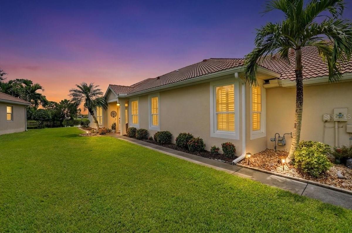 5037 WHISPERING OAKS DR — photo 2