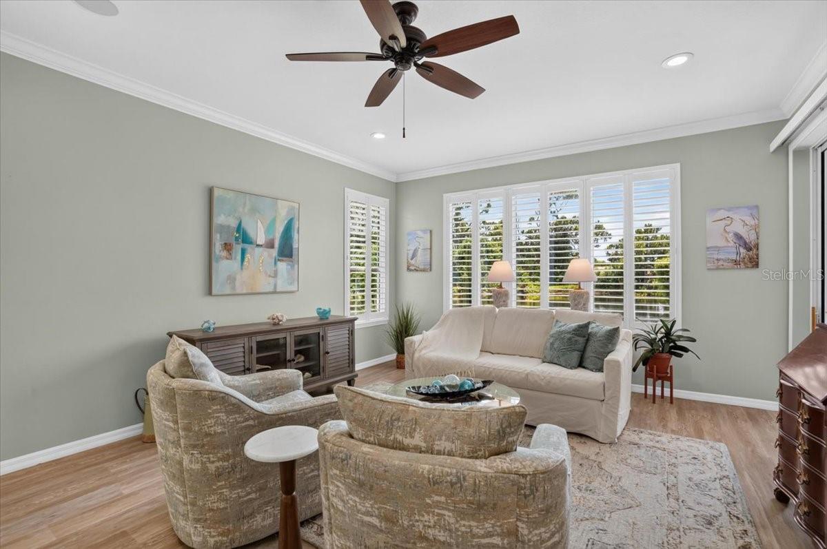 5037 WHISPERING OAKS DR — photo 10