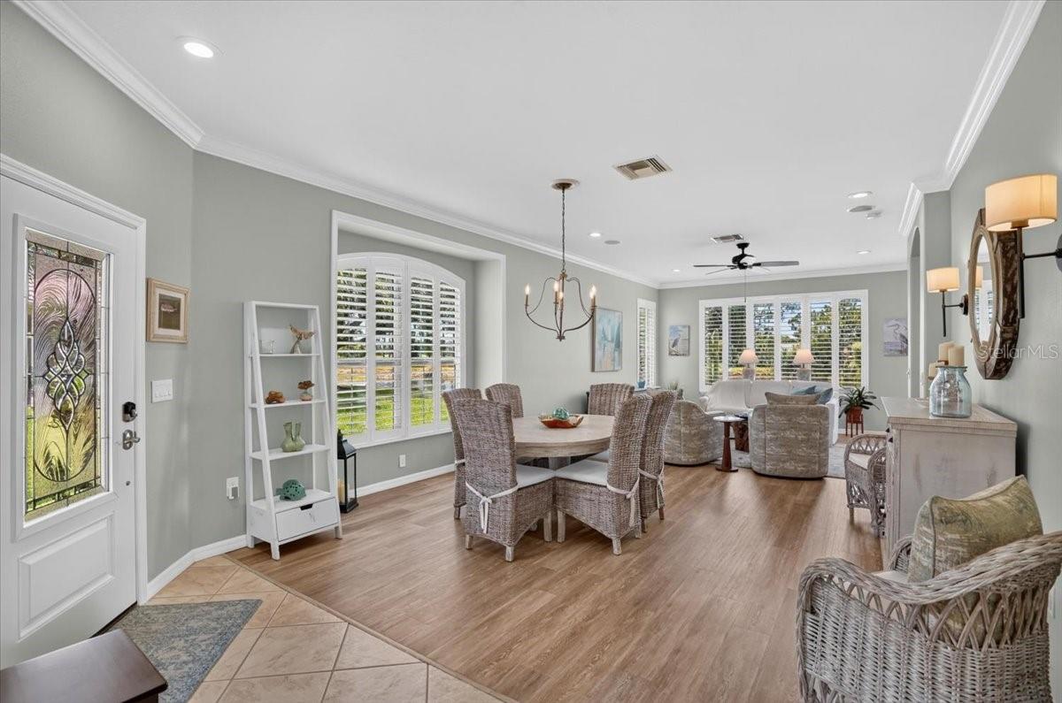 5037 WHISPERING OAKS DR — photo 4