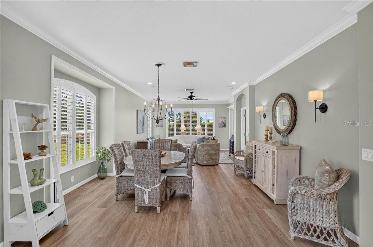 5037 WHISPERING OAKS DR — photo 5