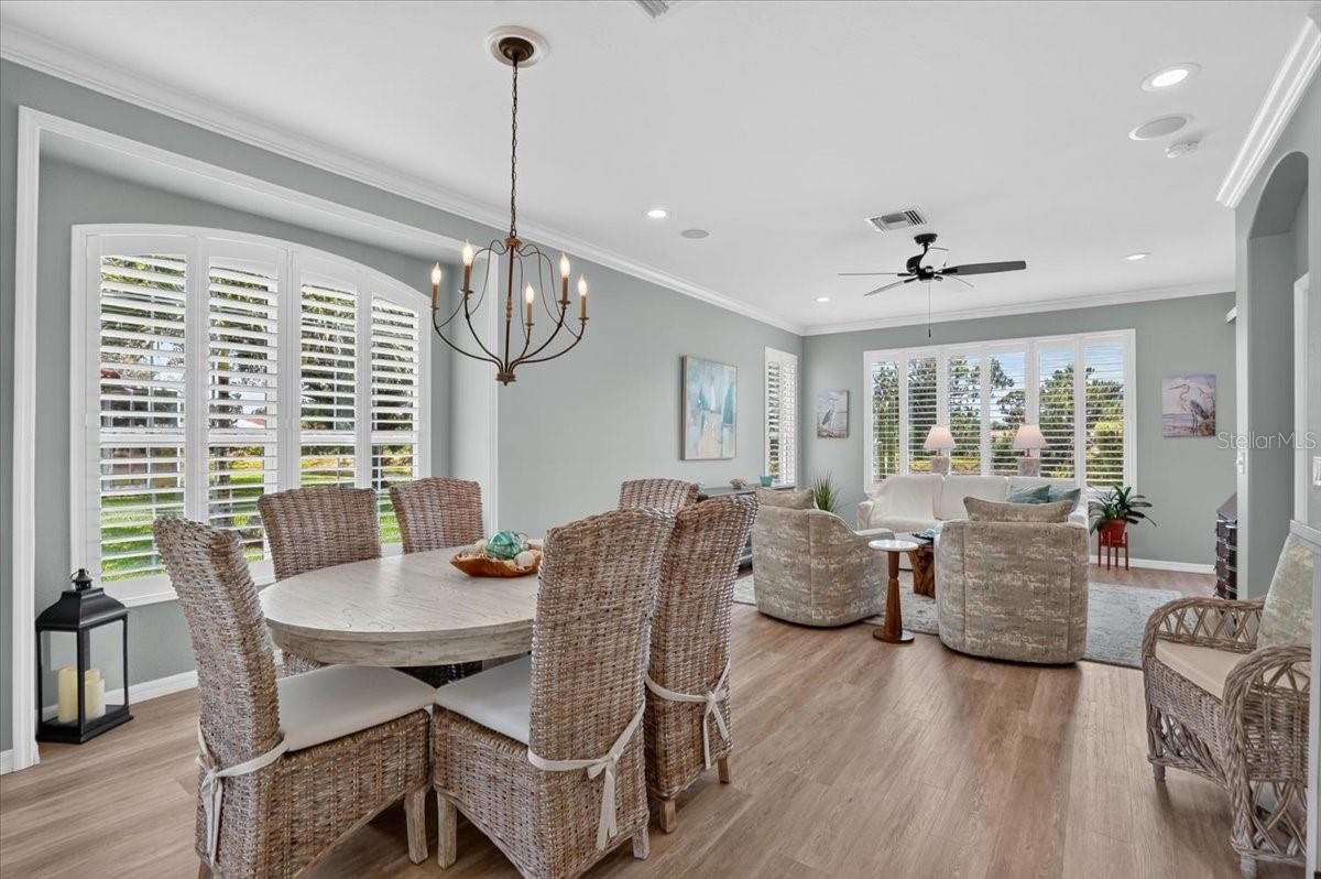 5037 WHISPERING OAKS DR — photo 8