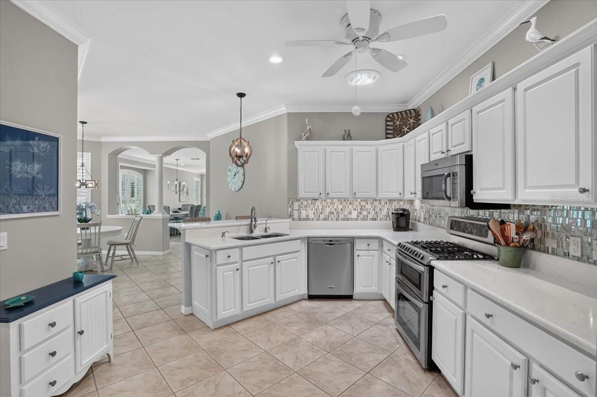 5037 WHISPERING OAKS DR — photo 25