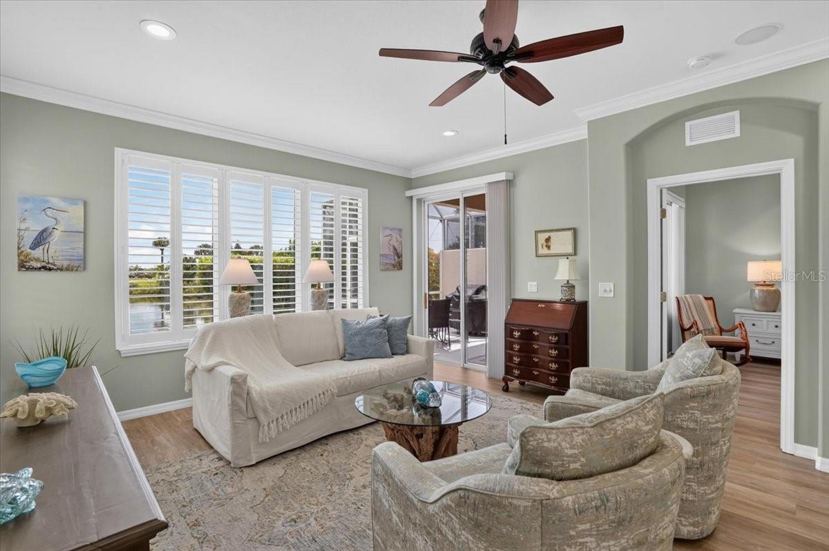 5037 WHISPERING OAKS DR — photo 11