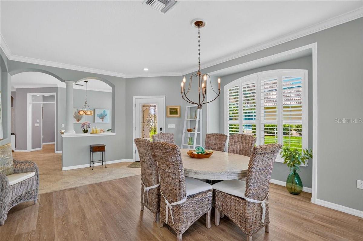 5037 WHISPERING OAKS DR — photo 14