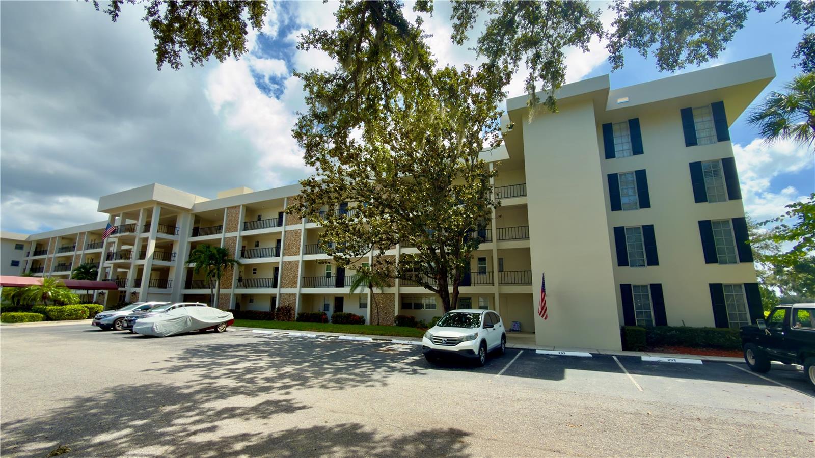 7461 W COUNTRY CLUB DR N #306 — photo 28