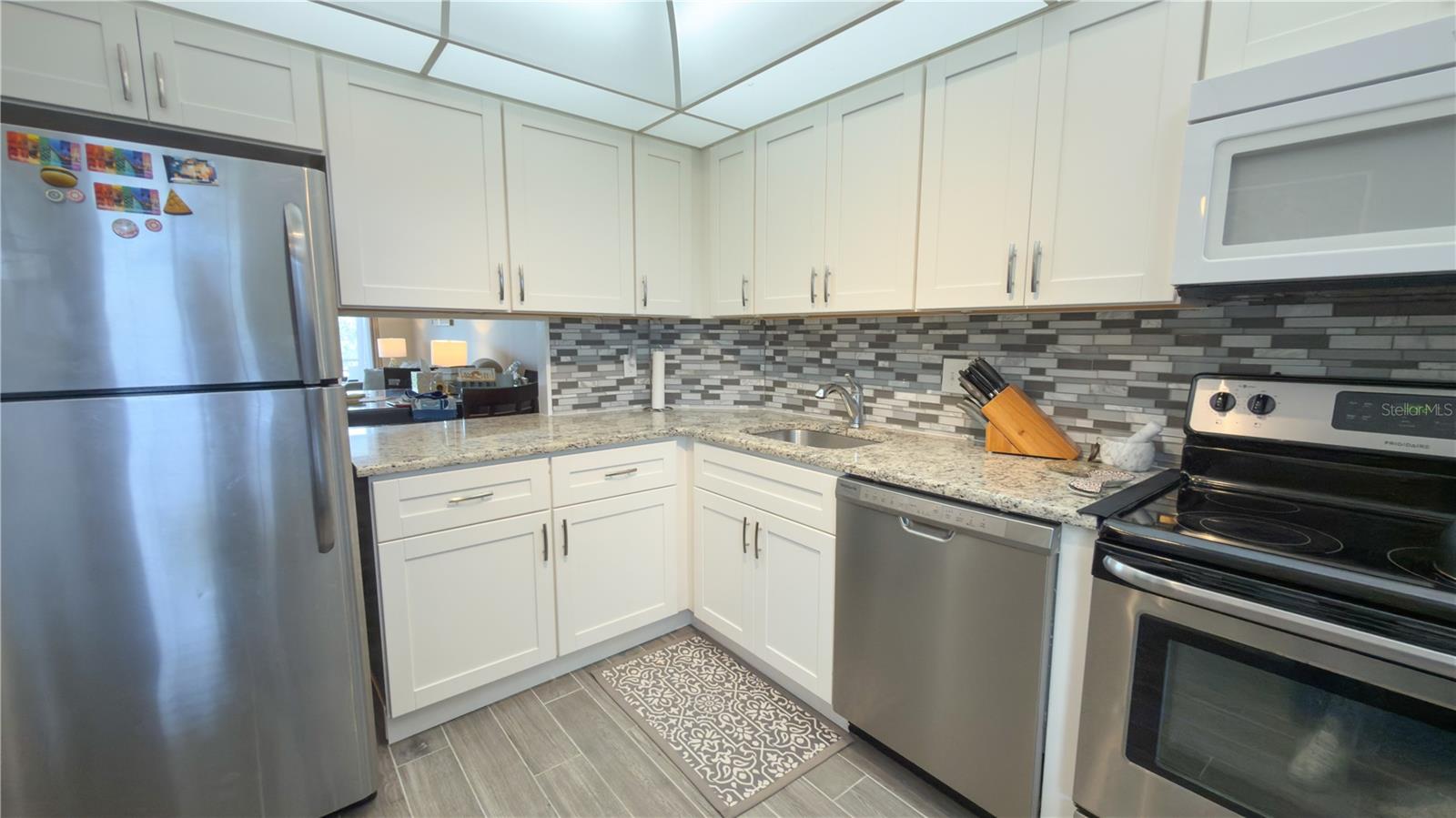 7461 W COUNTRY CLUB DR N #306 — photo 8