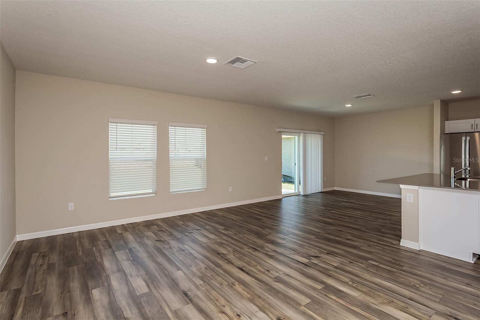 2154 LAWSON WAY — photo 12