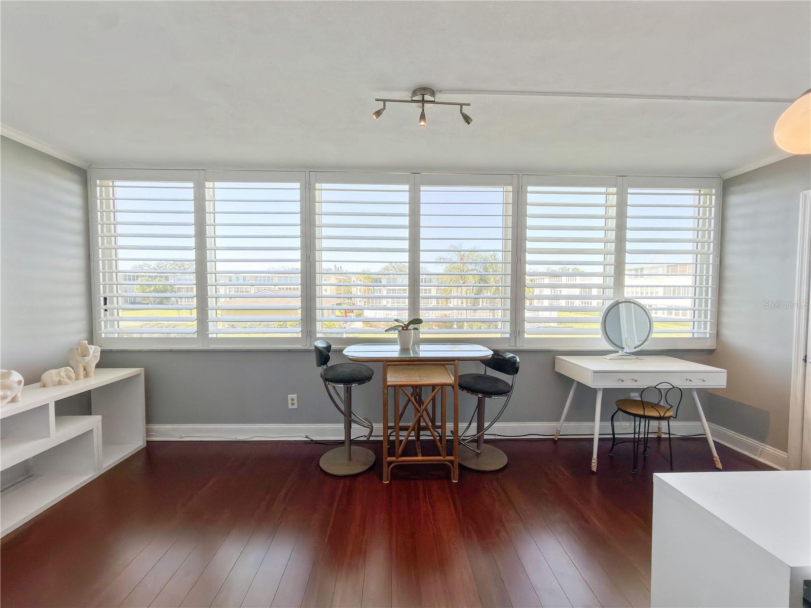 8100 DR MARTIN LUTHER KING JR ST N #202 — photo 4