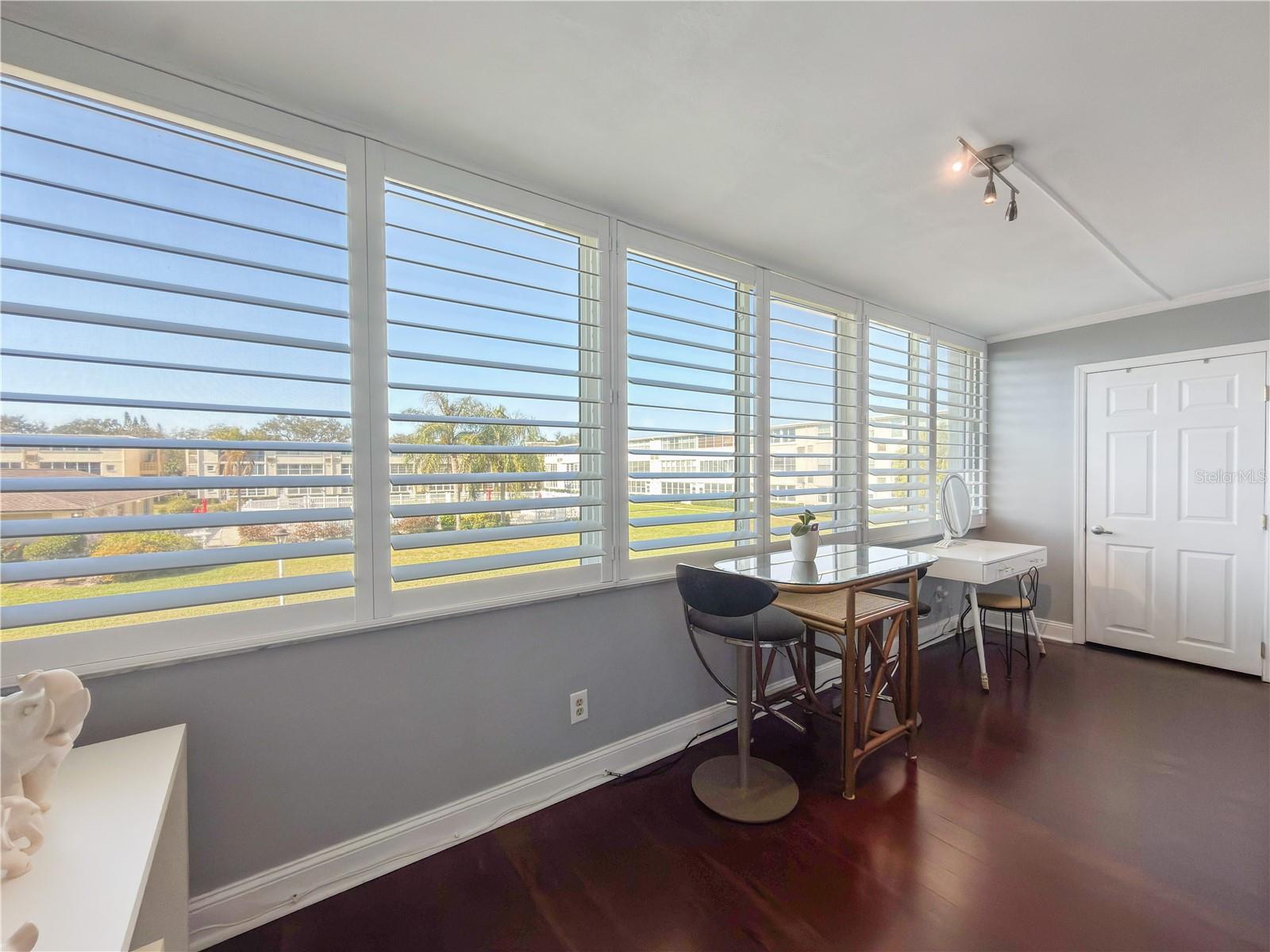 8100 DR MARTIN LUTHER KING JR ST N #202 — photo 3