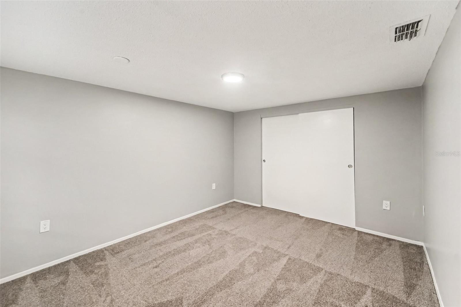 9540 RAINBOW LN — photo 13