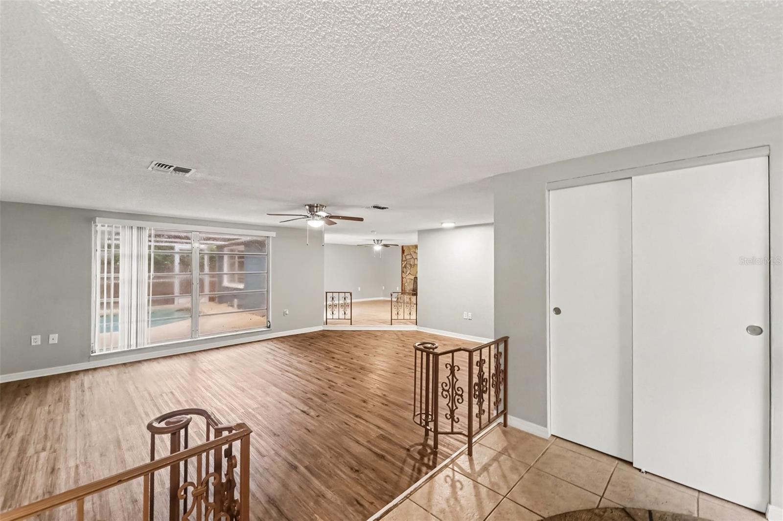 9540 RAINBOW LN — photo 7