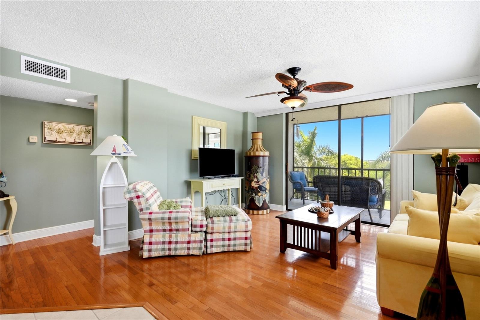 1328 PASADENA AVE S #308 — photo 8