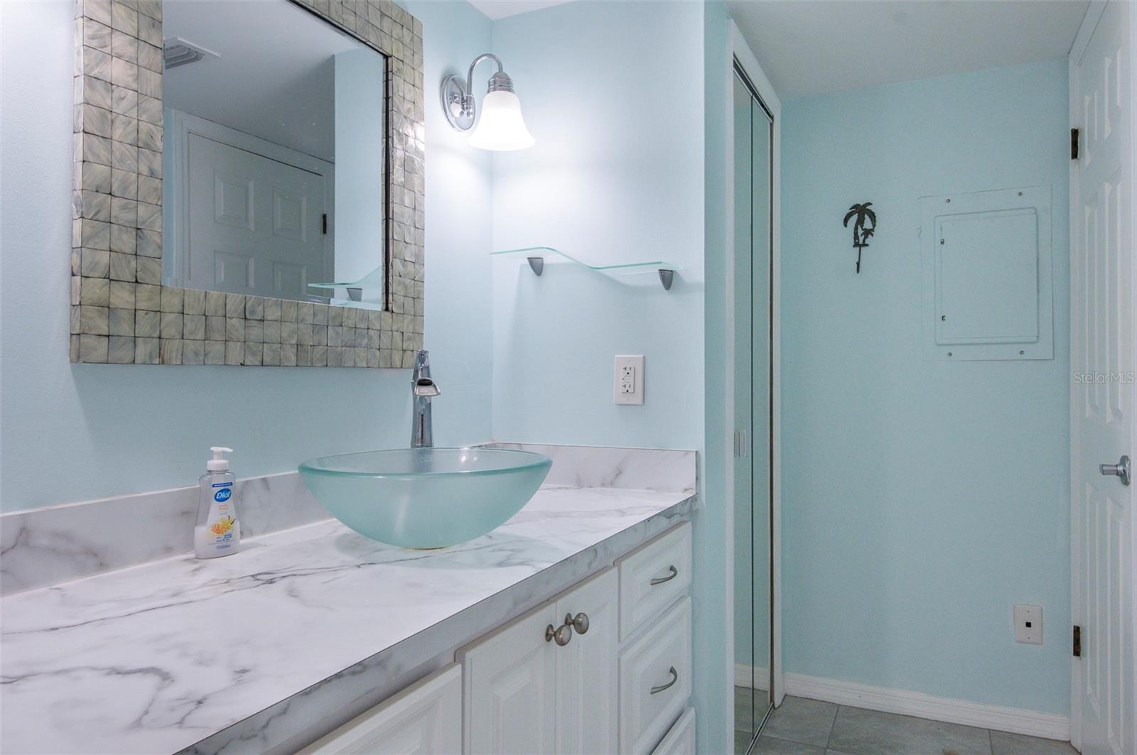 7903 SAILBOAT KEY BLVD S #102 — photo 21
