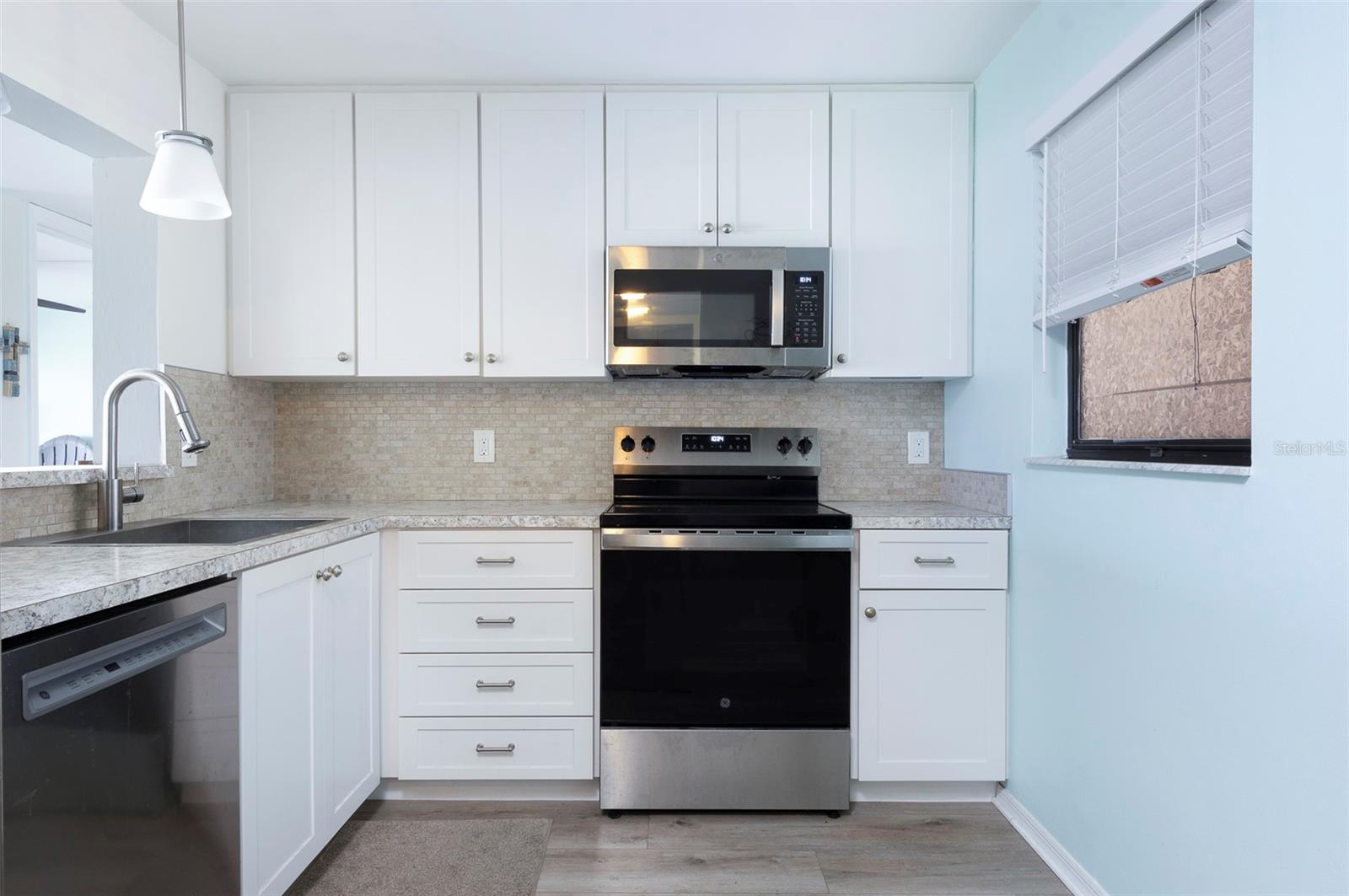 7903 SAILBOAT KEY BLVD S #102 — photo 5