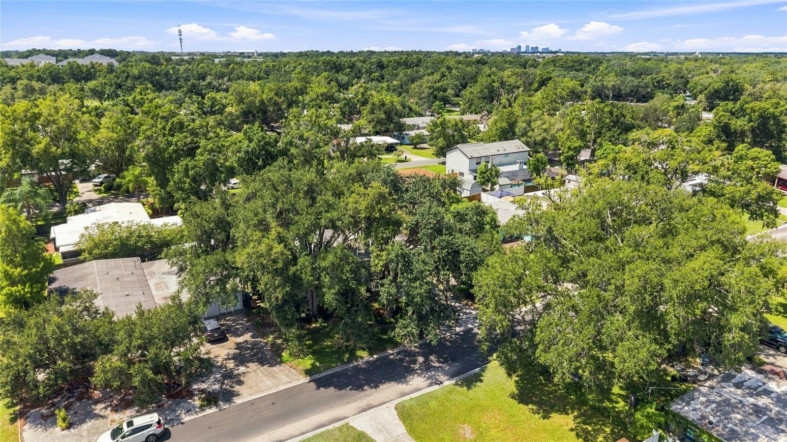 809 E RIVER DR — photo 46