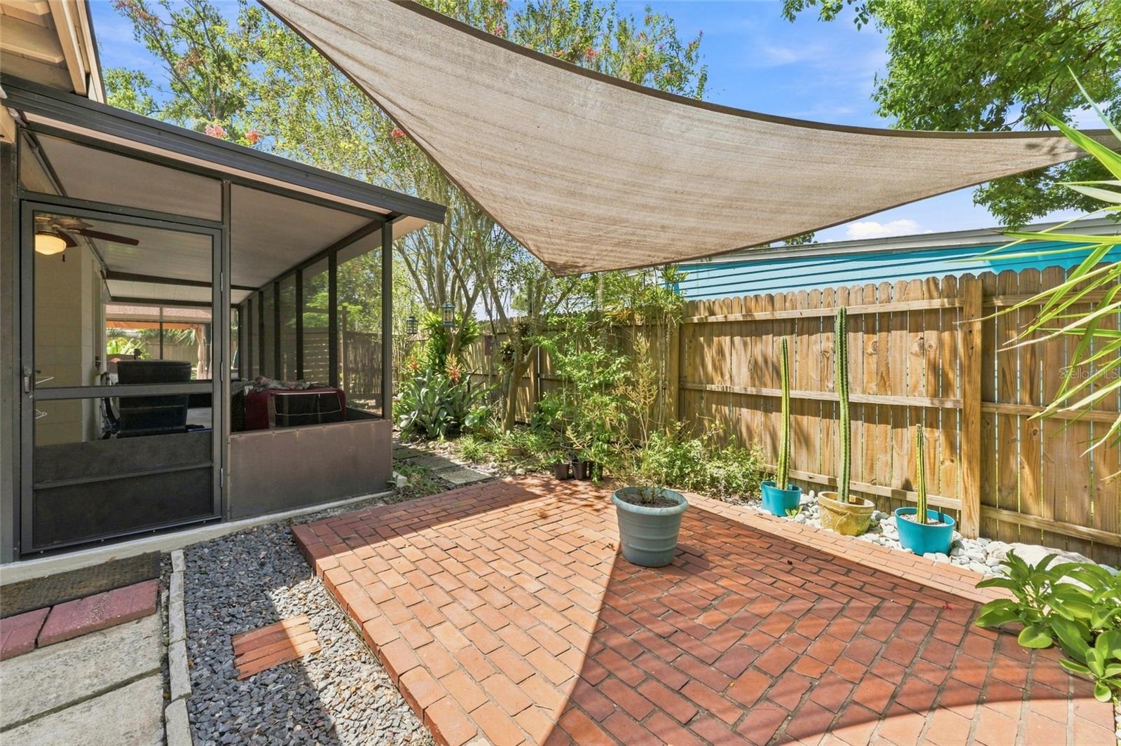 809 E RIVER DR — photo 40
