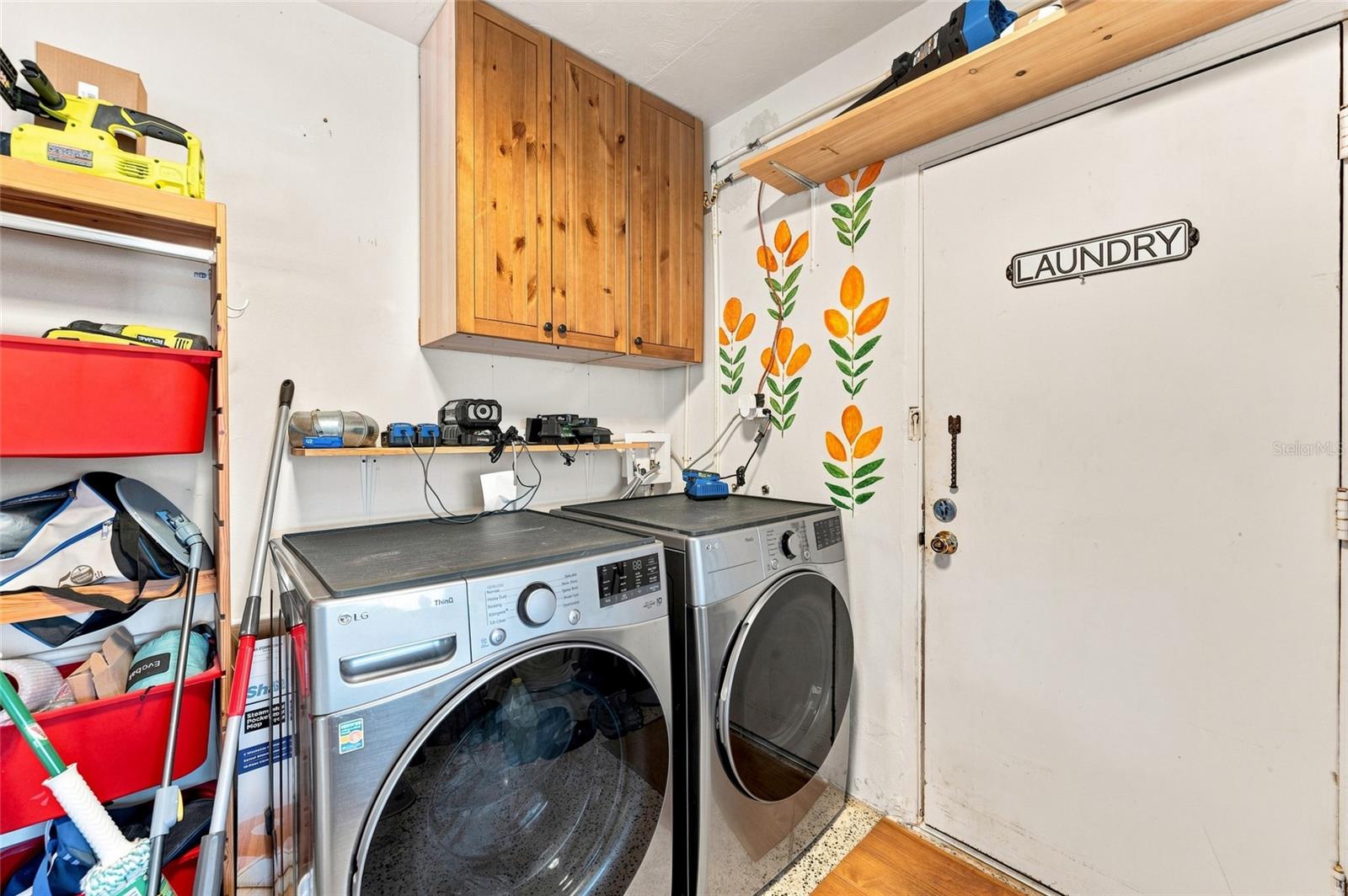 809 E RIVER DR — photo 32